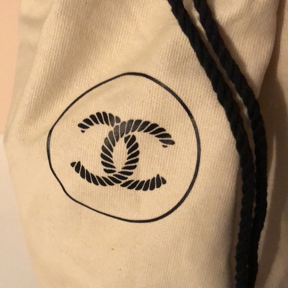 Chanel canvas drawstring makeup bucket bag - Picture 4 of 16